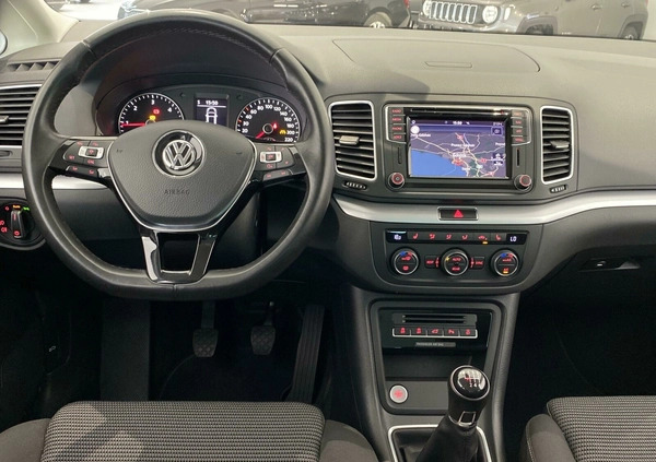 Volkswagen Sharan cena 109900 przebieg: 116869, rok produkcji 2019 z Kalisz Pomorski małe 631